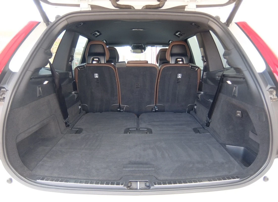 VOLVO XC90 B5 Diesel 235 AWD 4x4 AUTO 7 plazas BUSINESS PLUS -HIBRIDO Diesel VOLVO XC90 B5 Diesel 235 AWD 4x4 AUTO 7 plazas BUSINESS PLUS -HIBRIDO Diesel