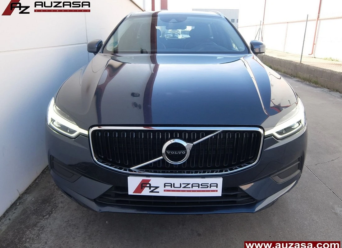 VOLVO XC60 D4 190 cv AUTO -MOMENTUM-