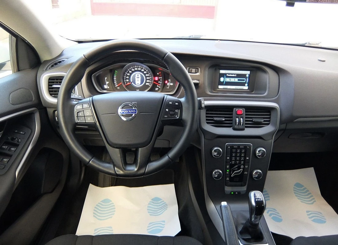 VOLVO V40 D2 2.0D 120 cv Kinetic 6v
