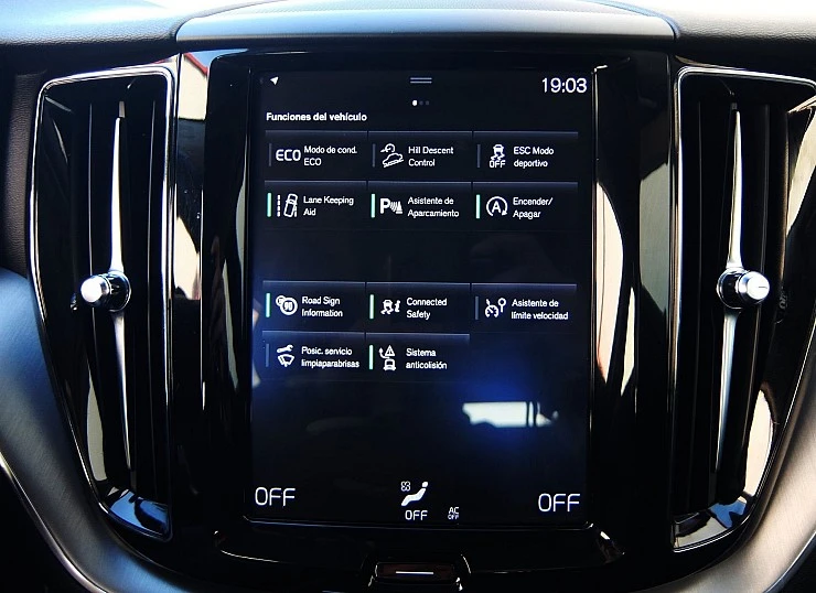 VOLVO XC60 D4 190 cv AUTO -MOMENTUM-