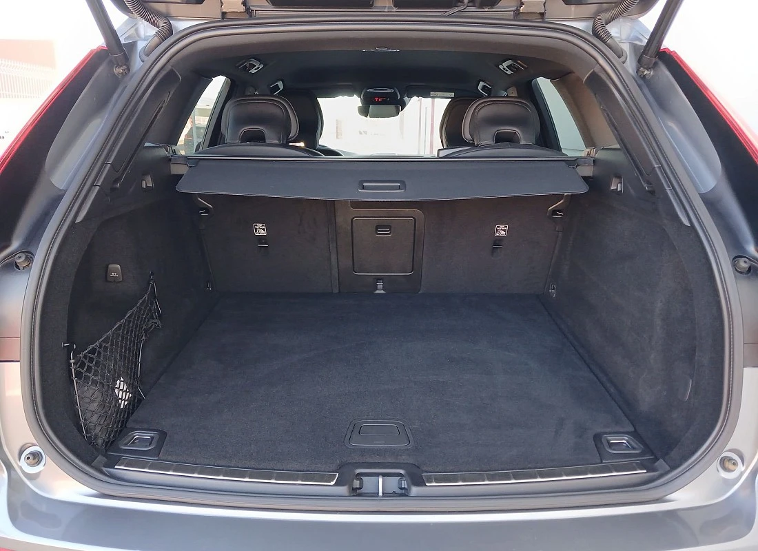 VOLVO XC60 B4 Diesel ECO 197 cv AUTO -R-DESIGN + DARK PACK VOLVO XC60 B4 Diesel ECO 197 cv AUTO -R-DESIGN + DARK PACK
