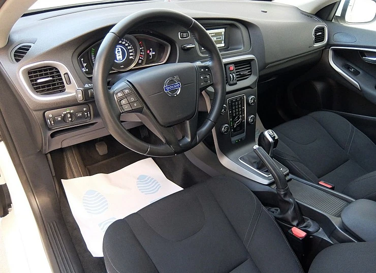 VOLVO V40 D2 2.0D 120 cv Kinetic 6v