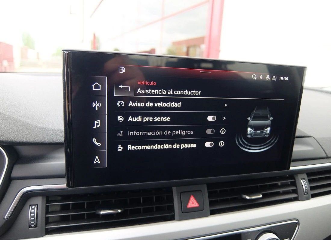 AUDI A4 AVANT 35TDI 163 cv S-TRONIC -S-Line EDITION-