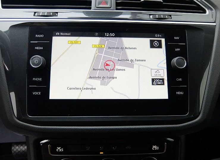 VOLKSWAGEN TIGUAN 2.0TDI 150 cv AUTO DSG Pack Deport R-LINE