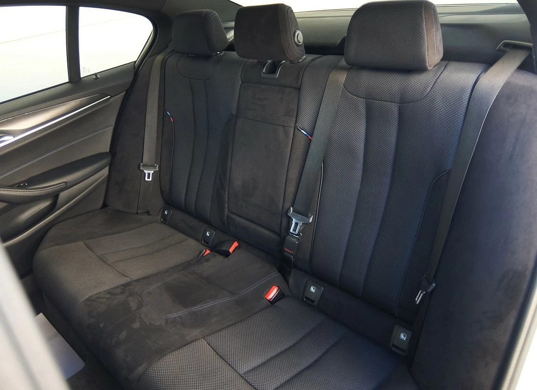 BMW 520d 190 cv AUTO -Pack M + Pack BLACK Design EXCLUSIVE- nuevo modelo - ECO