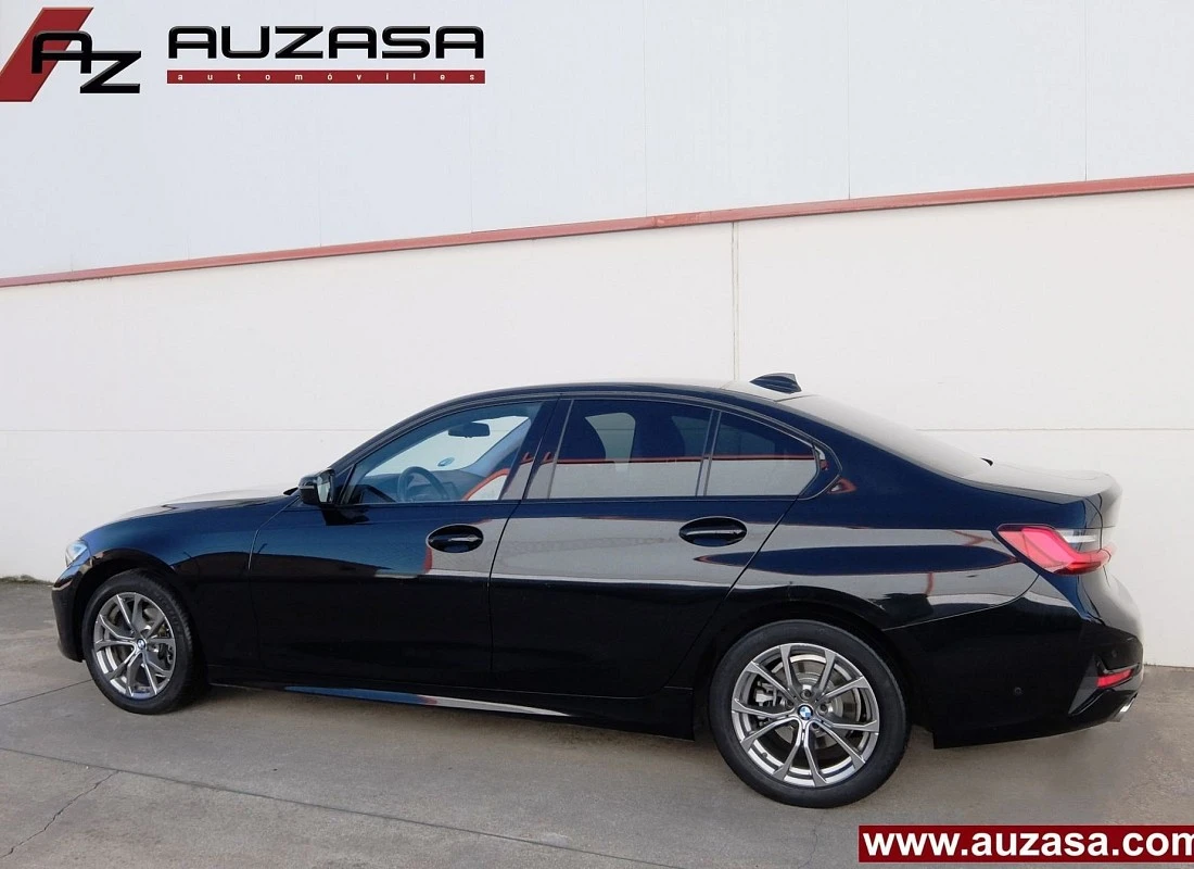 BMW 318d 2.0d 150 cv AUTO 4p- ECO Pack SPORT Line + BLACK Design BMW 318d 2.0d 150 cv AUTO 4p- ECO Pack SPORT Line + BLACK Design