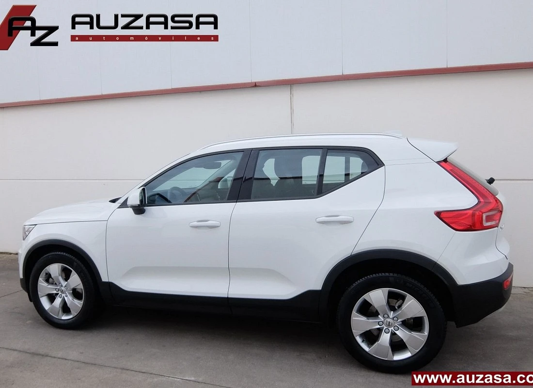VOLVO XC40 T4 2.0 190 cv GEARTRONIC- AUTO -MOMENTUM-
