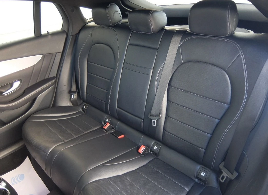 Mercedes GLC COUPE 220d 194 cv 4MATIC 4x4 AUTO -Pack AMG + Estriberas Mercedes GLC COUPE 220d 194 cv 4MATIC 4x4 AUTO -Pack AMG + Estriberas