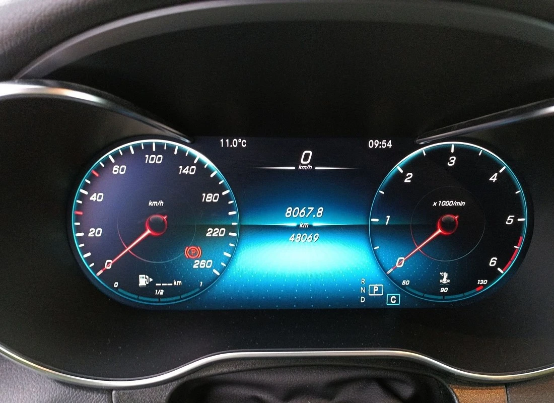 Mercedes GLC COUPE 220d 194 cv 4MATIC 4x4 AUTO -Pack AMG + Estriberas Mercedes GLC COUPE 220d 194 cv 4MATIC 4x4 AUTO -Pack AMG + Estriberas