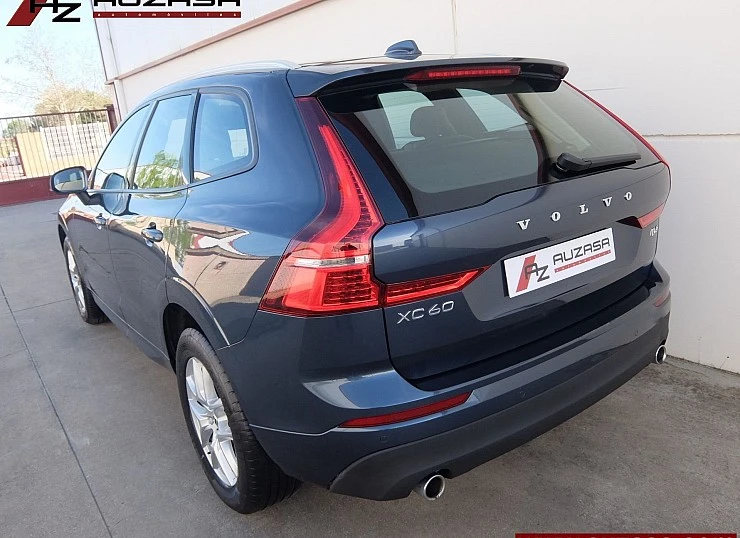 VOLVO XC60 D4 190 cv AUTO -MOMENTUM-