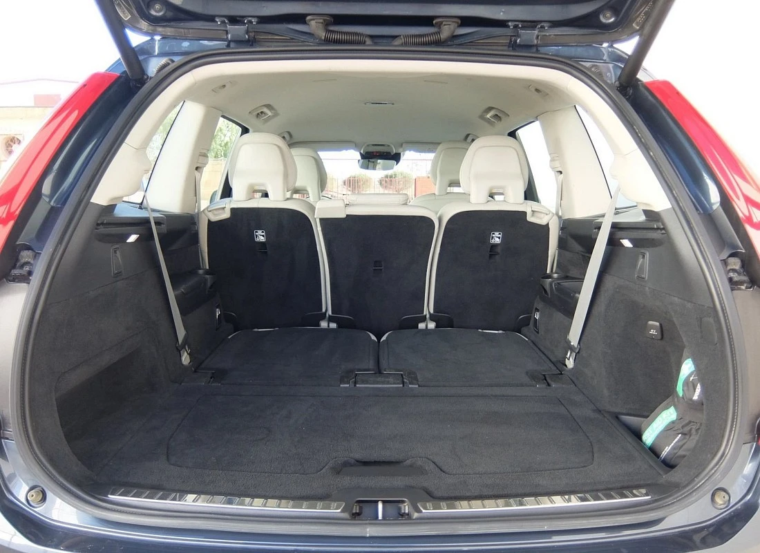 VOLVO XC90 B5 Diesel 235 cv AWD 4x4 AUTO -7 plazas MOMENTUM PRO + PACK SPORT VOLVO XC90 B5 Diesel 235 cv AWD 4x4 AUTO -7 plazas MOMENTUM PRO + PACK SPORT