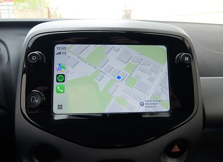 TOYOTA AYGO 10 70 -X-PLAY- 5 puertas