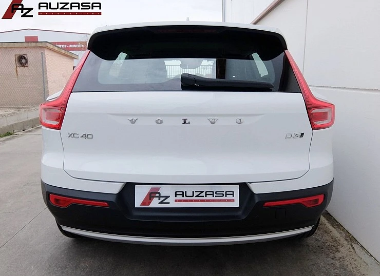 VOLVO XC40 D3 2.0d 150 cv GEARTRONIC- AUTO -MOMENTUM- VOLVO XC40 D3 2.0d 150 cv GEARTRONIC- AUTO -MOMENTUM-