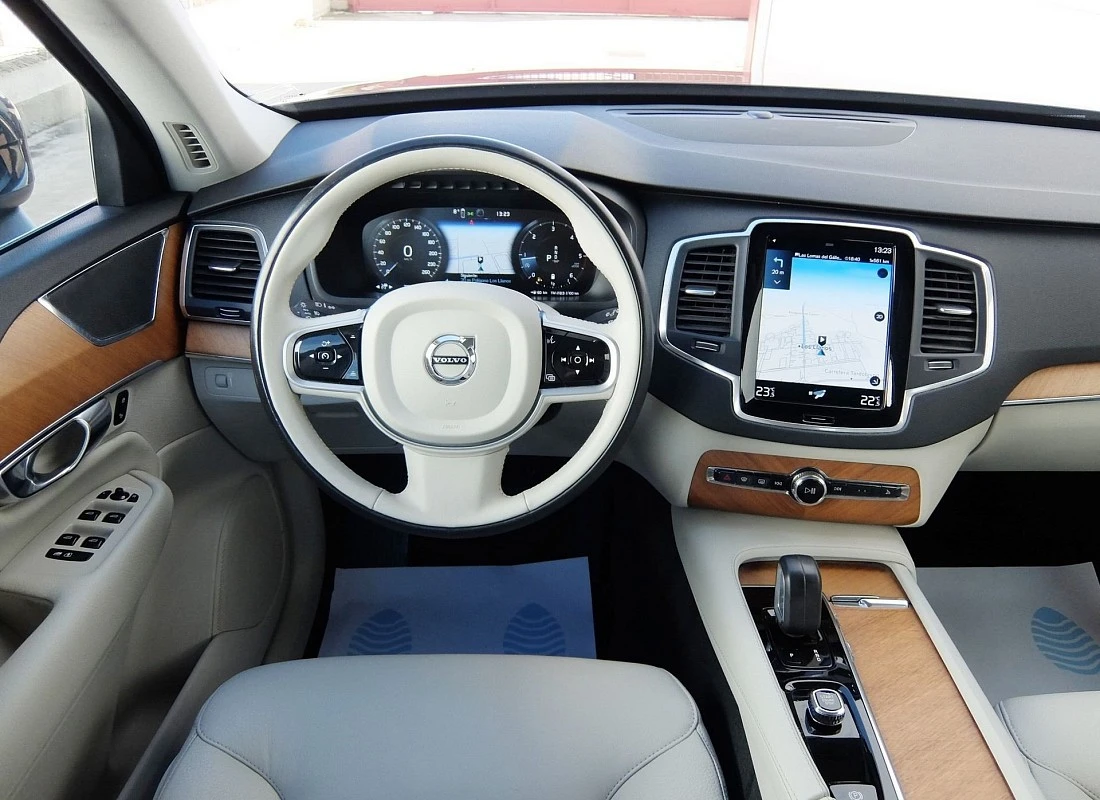 VOLVO XC90 B5 Diesel 235 cv AWD 4x4 AUTO -7 plazas MOMENTUM PRO + Extras VOLVO XC90 B5 Diesel 235 cv AWD 4x4 AUTO -7 plazas MOMENTUM PRO + Extras