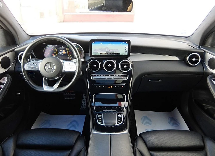 Mercedes GLC COUPE 220d 194 cv 4MATIC 4x4 AUTO -Pack AMG + Estriberas Mercedes GLC COUPE 220d 194 cv 4MATIC 4x4 AUTO -Pack AMG + Estriberas