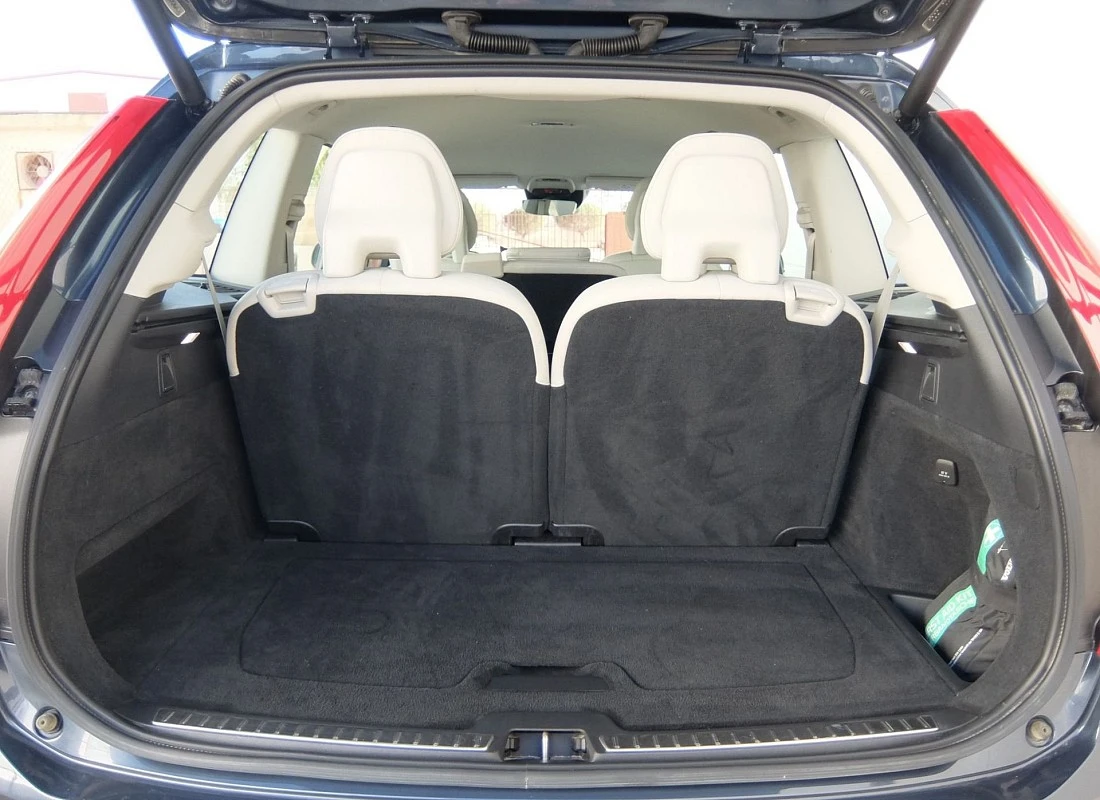 VOLVO XC90 B5 Diesel 235 cv AWD 4x4 AUTO -7 plazas MOMENTUM PRO + PACK SPORT VOLVO XC90 B5 Diesel 235 cv AWD 4x4 AUTO -7 plazas MOMENTUM PRO + PACK SPORT