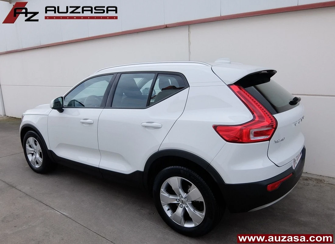 VOLVO XC40 T4 2.0 190 cv GEARTRONIC- AUTO -MOMENTUM-