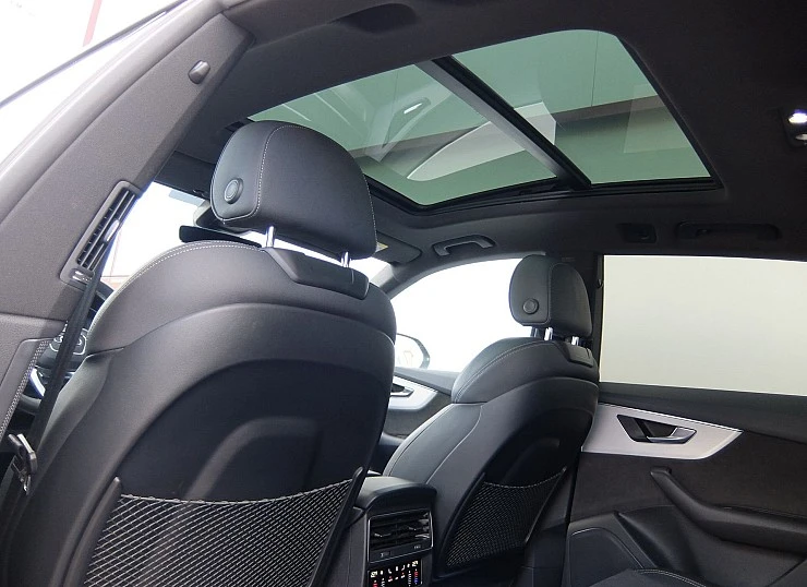 AUDI Q8 50TDI V6 286 cv QUATTRO TIPTRONIC S-Line EDITION 2022 + Techo + Susp.Neumática + Matrix Led