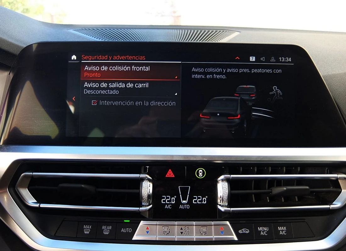 BMW 318d 2.0d 150 cv AUTO 4p- ECO Pack SPORT Line + BLACK Design