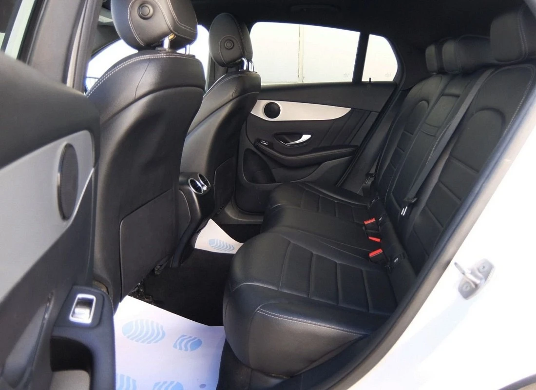 Mercedes GLC COUPE 220d 194 cv 4MATIC 4x4 AUTO -Pack AMG + Estriberas Mercedes GLC COUPE 220d 194 cv 4MATIC 4x4 AUTO -Pack AMG + Estriberas