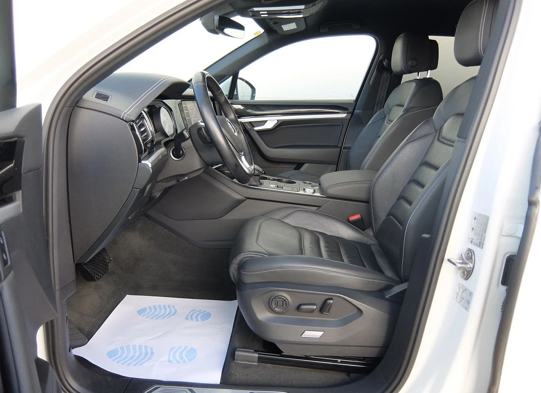 Volkswagen TOUAREG Premium 3.0 TDI V6 4MOTION 4x4 Tiptronic  R-LINE