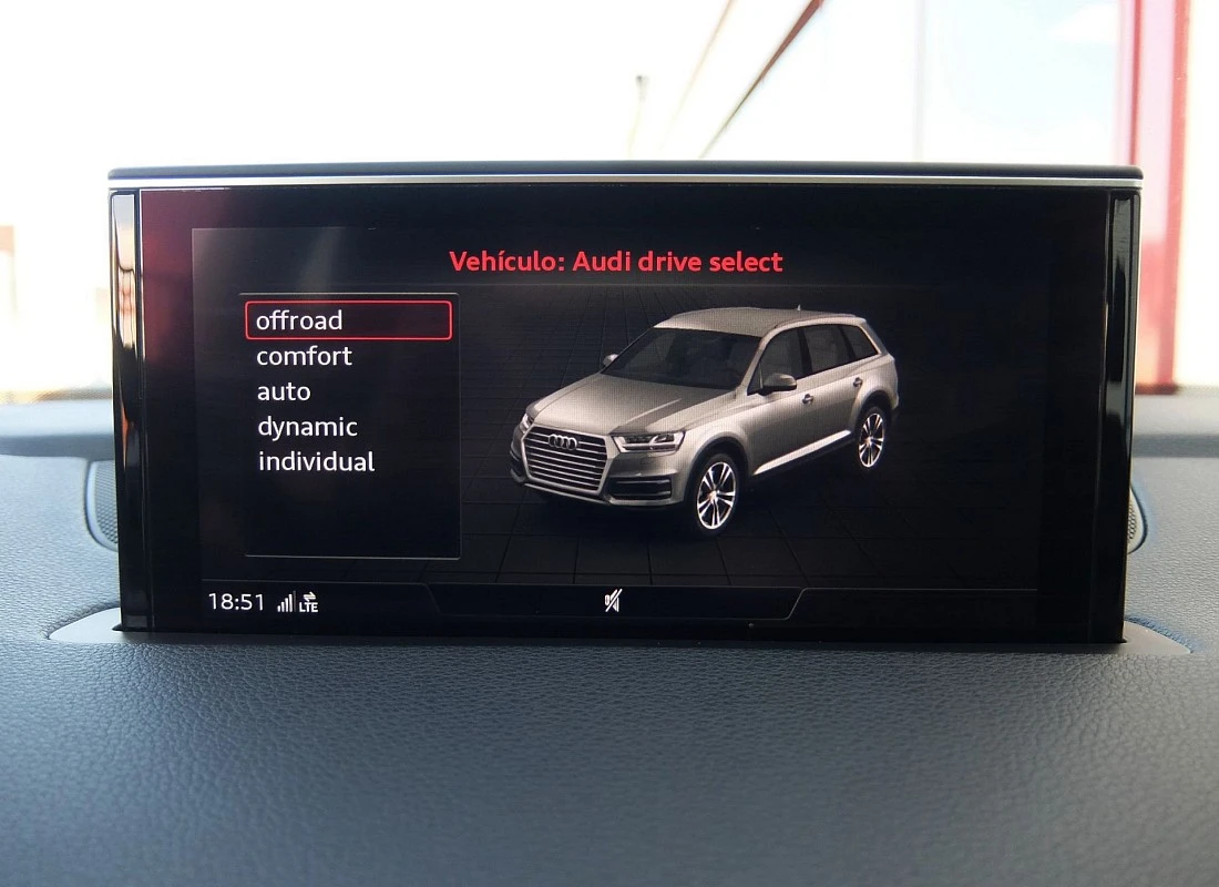 AUDI Q7 45TDI (3.0TDI V6 ) 231 cv QUATTRO TIPTRONIC Design Edition -7 PLAZAS + Techo