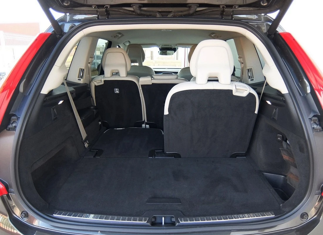 VOLVO XC90 B5 D 235 AWD 4x4 AUTO 7 plazas MOMENTUM PRO- HIBRIDO Diesel ECO VOLVO XC90 B5 D 235 AWD 4x4 AUTO 7 plazas MOMENTUM PRO- HIBRIDO Diesel ECO