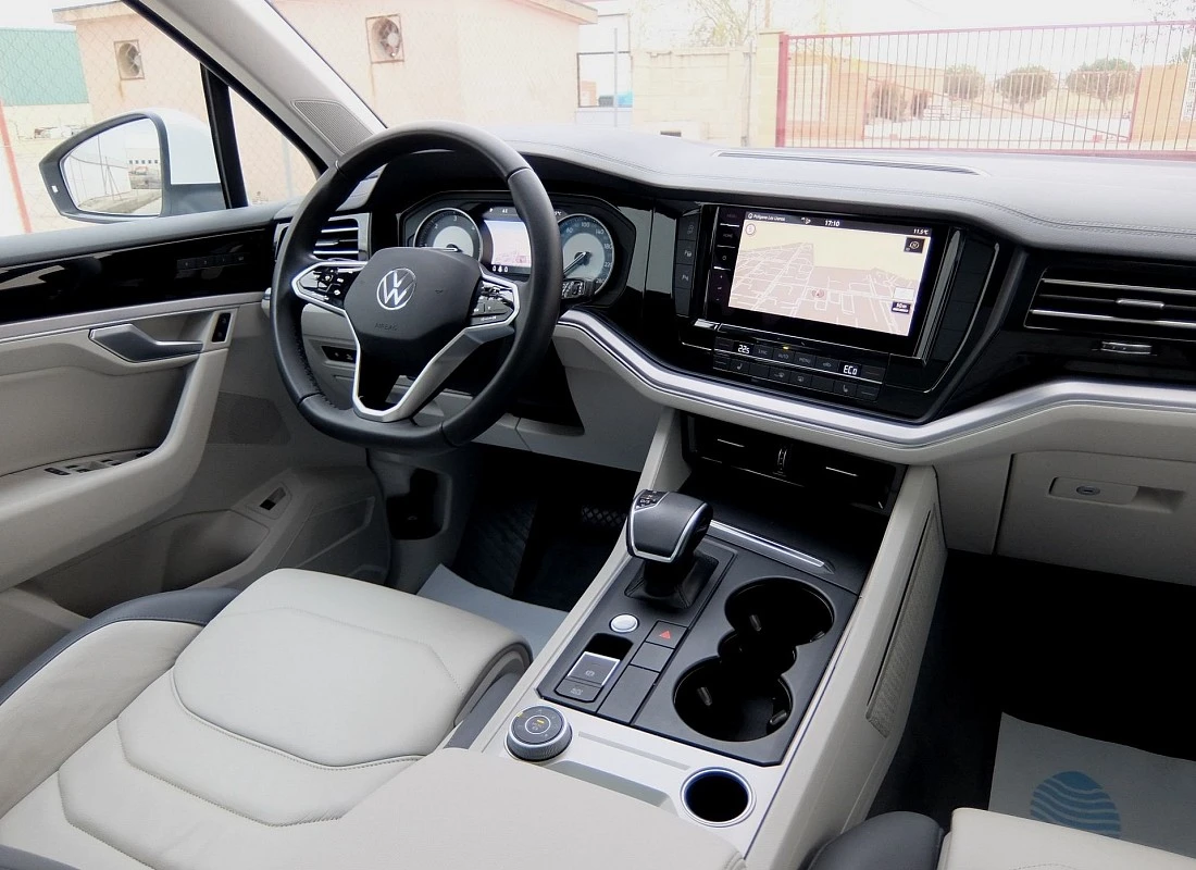 VOLKSWAGEN TOUAREG 3.0TDI V6 231 4MOTION TIPTRONIC PREMIUM ELEGANCE  + TECHO
