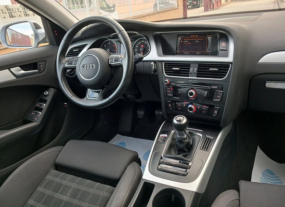 AUDI A4 2.0TDI 150 CV 4p- S-LINE EDITION + Pack ASISTENTES CONDUCCIÓN AUDI A4 2.0TDI 150 CV 4p- S-LINE EDITION + Pack ASISTENTES CONDUCCIÓN