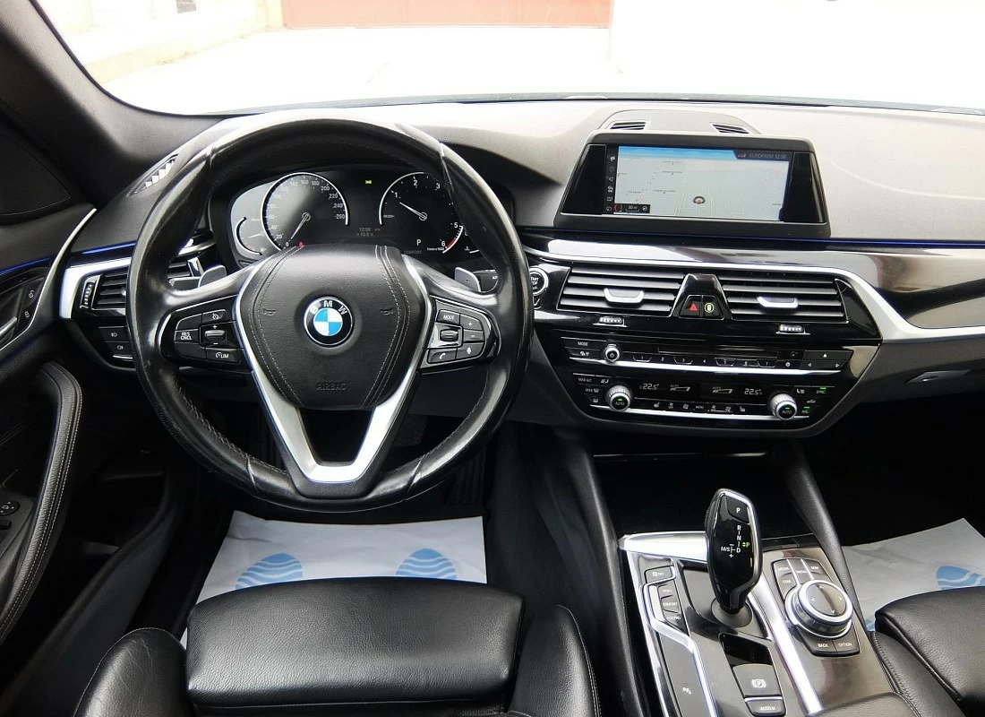 BMW 520D 190CV AUT -SPORTLINE - + Techo