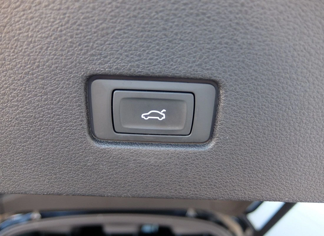 AUDI Q8 50TDI V6 286 QUATTRO TIPTRONIC -S-Line PLUS Edition + SUSP.NEUMÁTICA AUDI Q8 50TDI V6 286 QUATTRO TIPTRONIC -S-Line PLUS Edition + SUSP.NEUMÁTICA