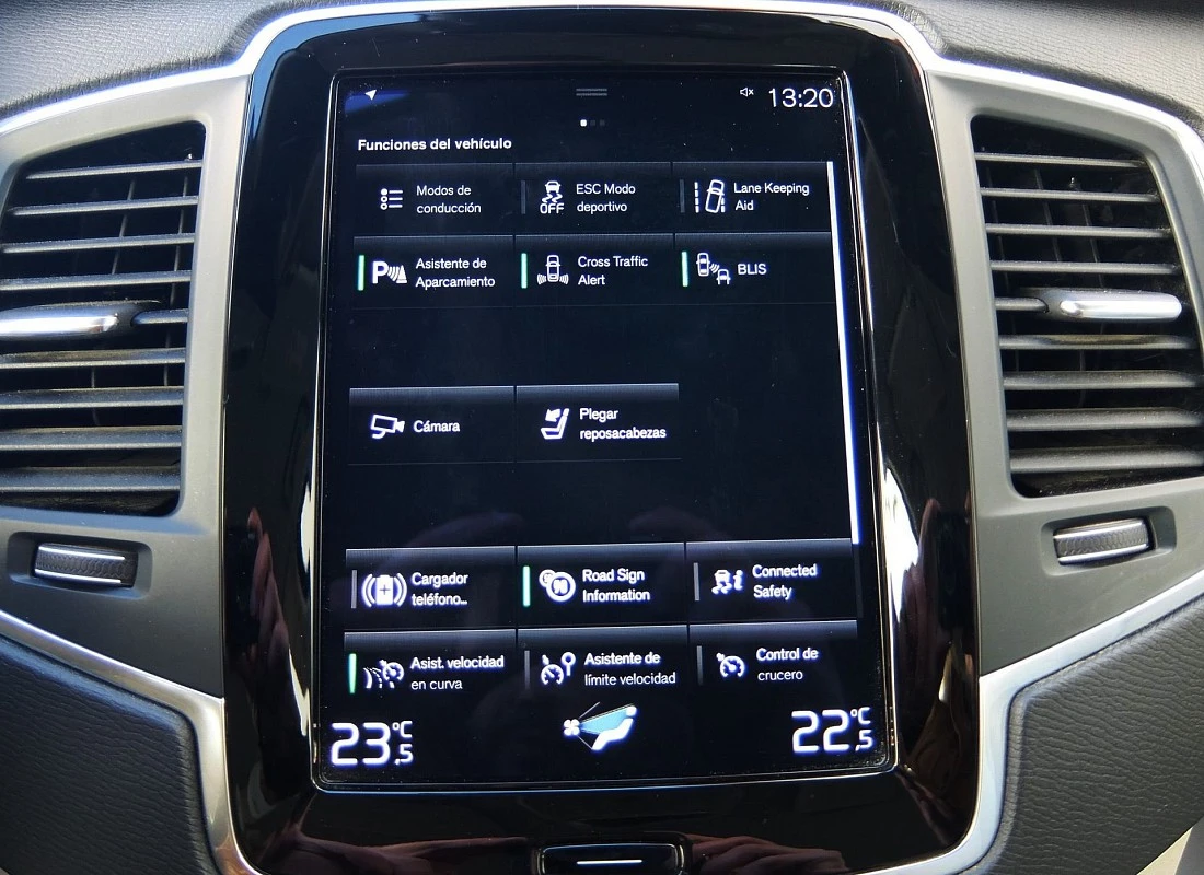 VOLVO XC90 B5 Diesel 235 cv AWD 4x4 AUTO -7 plazas MOMENTUM PRO + PACK SPORT VOLVO XC90 B5 Diesel 235 cv AWD 4x4 AUTO -7 plazas MOMENTUM PRO + PACK SPORT