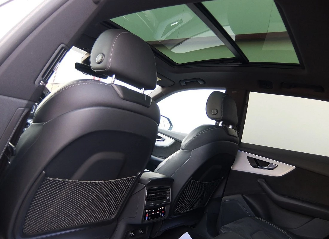 AUDI Q8 50TDI V6 286 cv Quattro Tiptronic -BLACK LINE Edition + Techo + Susp.Neumática