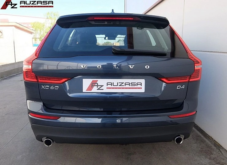 VOLVO XC60 D4 190 cv AUTO -MOMENTUM-