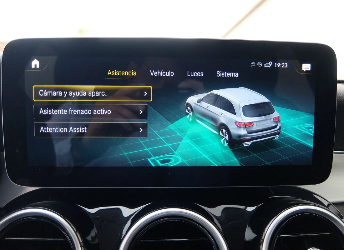 MERCEDES GLC 220d 194 cv 4MATIC AUTO -Pack AMG - 2022 MERCEDES GLC 220d 194 cv 4MATIC AUTO -Pack AMG - 2022