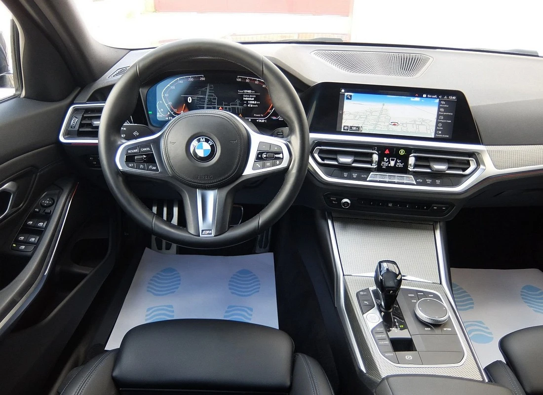 BMW 318d 2.0d 150 cv AUTO PACK M + BLACK DESIGN BMW 318d 2.0d 150 cv AUTO PACK M + BLACK DESIGN