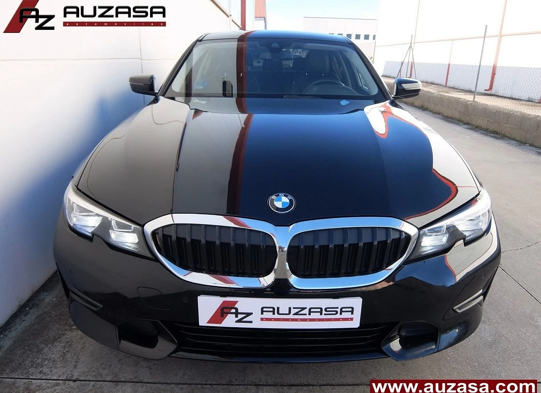 BMW 318d 2.0d 150 cv AUTO 4p- ECO Pack SPORT Line + BLACK Design BMW 318d 2.0d 150 cv AUTO 4p- ECO Pack SPORT Line + BLACK Design