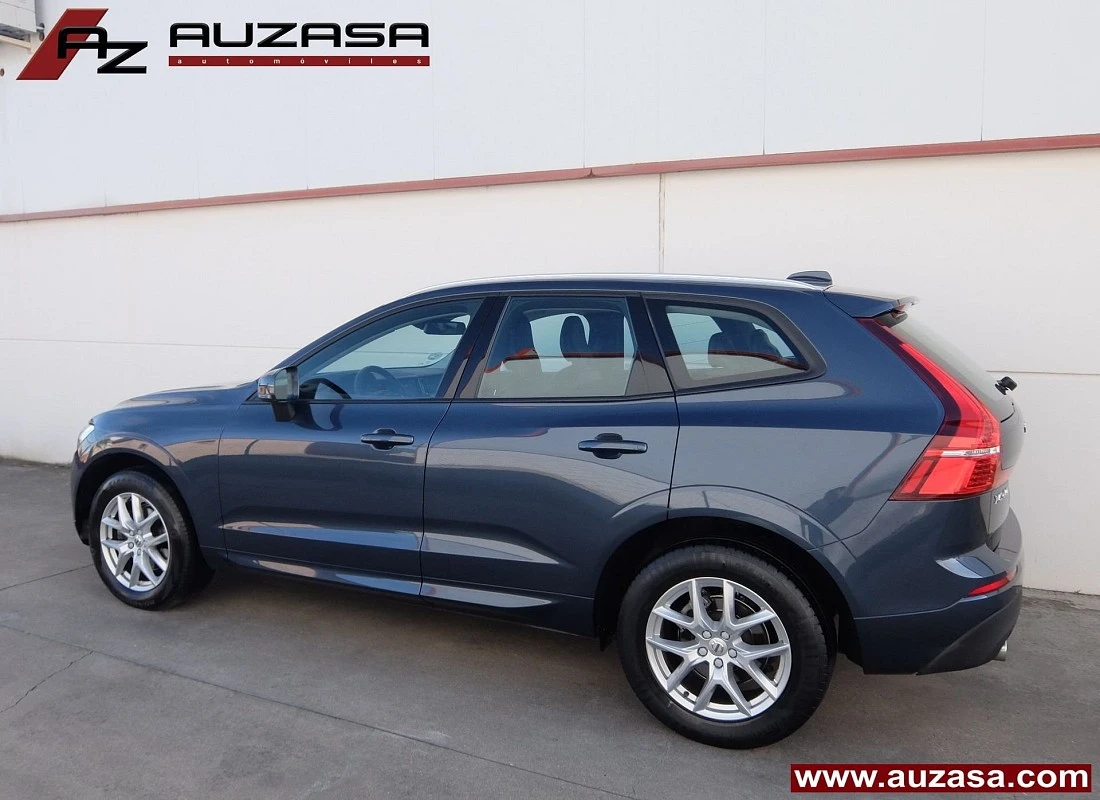 VOLVO XC60 D4 190 cv AUTO -MOMENTUM-