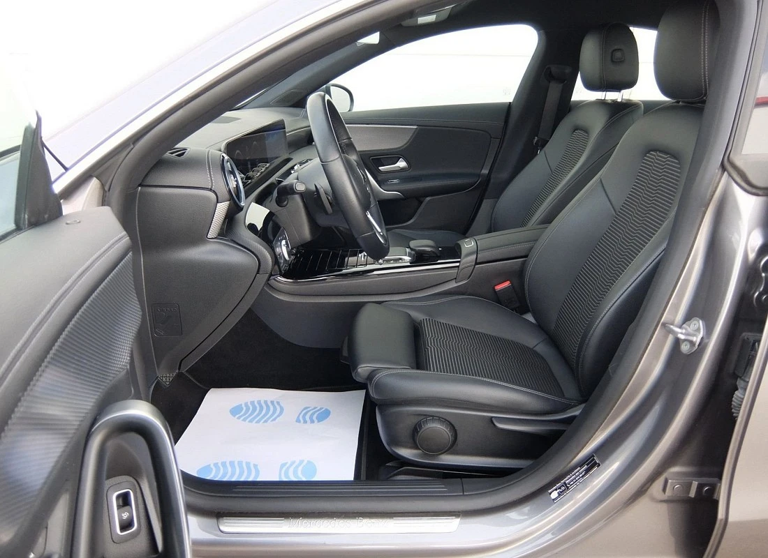MERCEDES CLA 200D 150 cv AUTO- 8G DCT MERCEDES CLA 200D 150 cv AUTO- 8G DCT