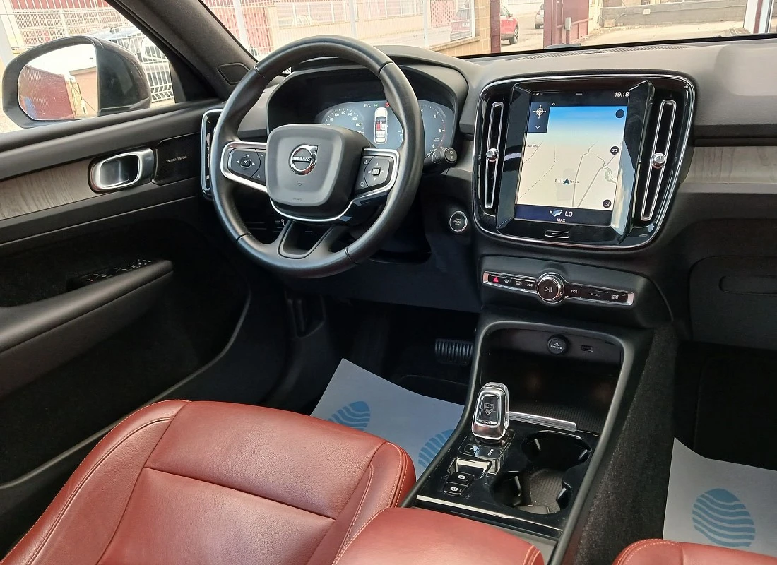 VOLVO XC40 D3 150 cv AWD 4x4 AUTO -INSCRIPTION VOLVO XC40 D3 150 cv AWD 4x4 AUTO -INSCRIPTION