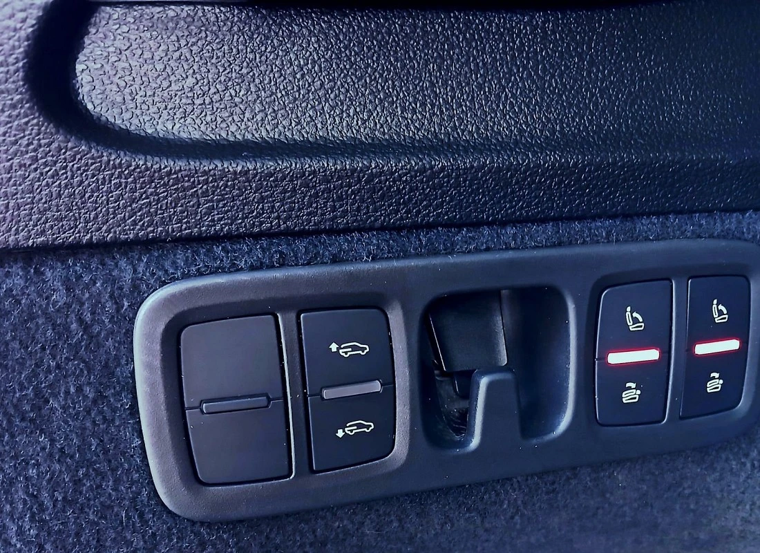 AUDI Q7 45TDI V6 232 cv QUATTRO TIPTRONIC -BLACK LINE Plus 7 plazas + TECHO + SUSP.NEUMÁTICA 2022 AUDI Q7 45TDI V6 232 cv QUATTRO TIPTRONIC -BLACK LINE Plus 7 plazas + TECHO + SUSP.NEUMÁTICA 2022