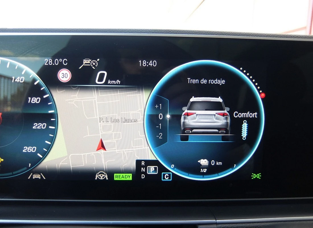 MERCEDES GLE 350de 320 cv 4MATIC AUTO -PACK AMG + Full Equipe -TECHO + SUSP.NEUMÁTICA +PREMIUM PLUS MERCEDES GLE 350de 320 cv 4MATIC AUTO -PACK AMG + Full Equipe -TECHO + SUSP.NEUMÁTICA +PREMIUM PLUS