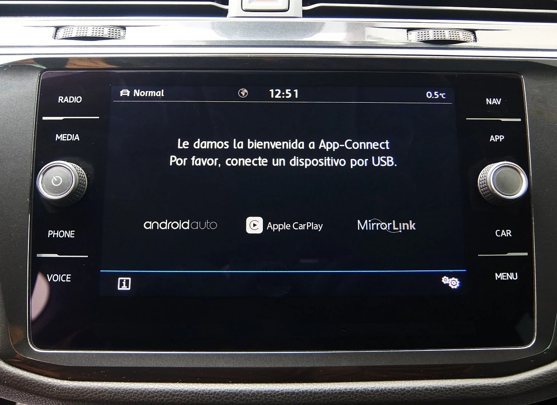 VOLKSWAGEN TIGUAN 2.0TDI 150 cv AUTO DSG Pack Deport R-LINE