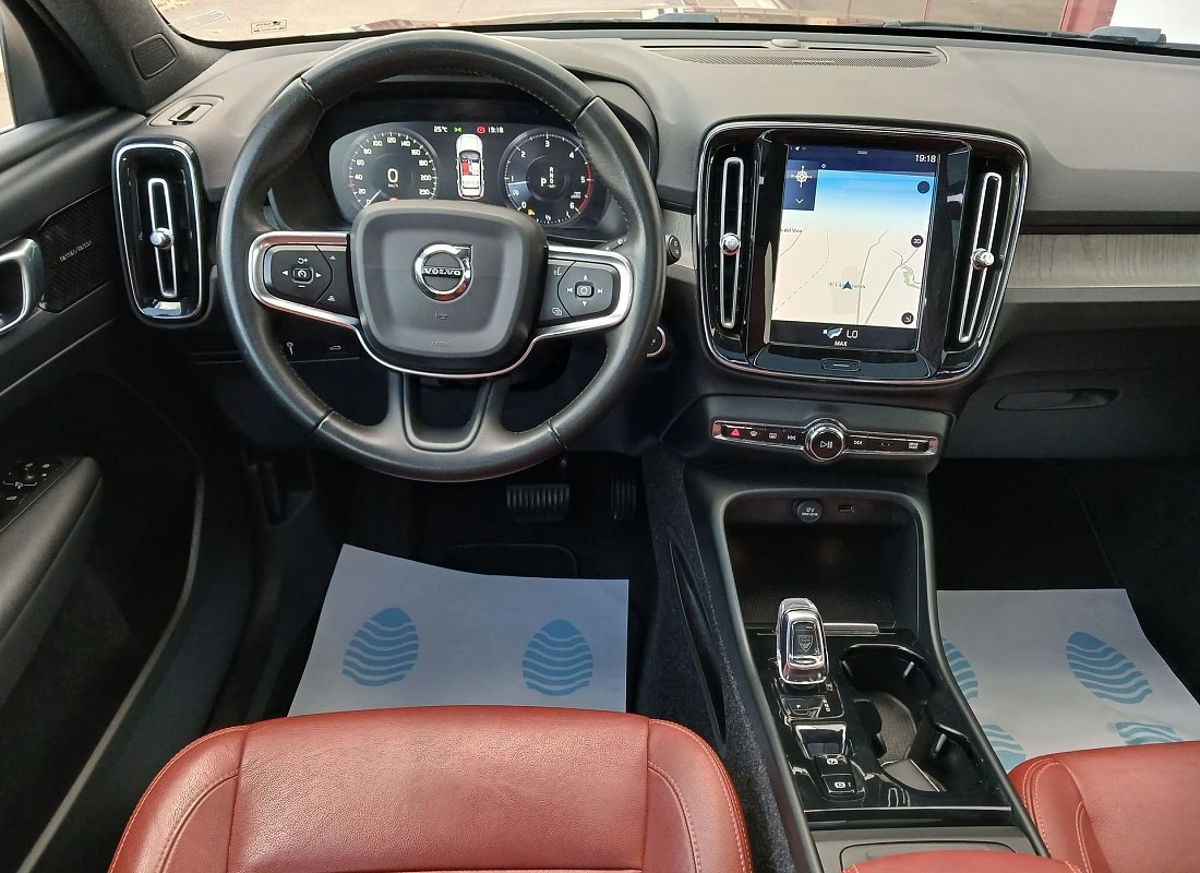 VOLVO XC40 D3 150 cv AWD 4x4 AUTO -INSCRIPTION VOLVO XC40 D3 150 cv AWD 4x4 AUTO -INSCRIPTION