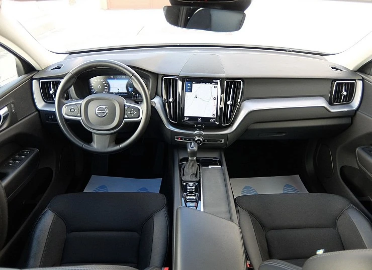 VOLVO XC60 B4 D 197 cv AWD AUTO Momentum PRO - Diesel-Híbrido ECO