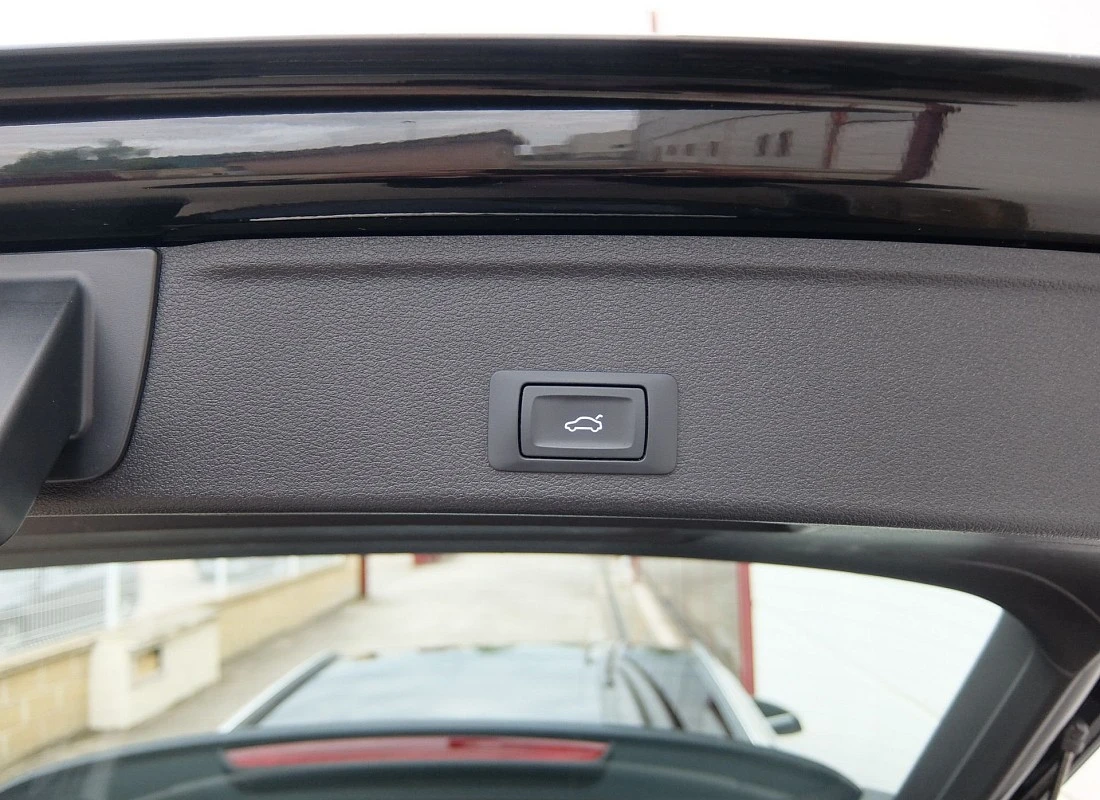 AUDI A4 AVANT 35TDI 163 cv S-TRONIC -S-Line EDITION-
