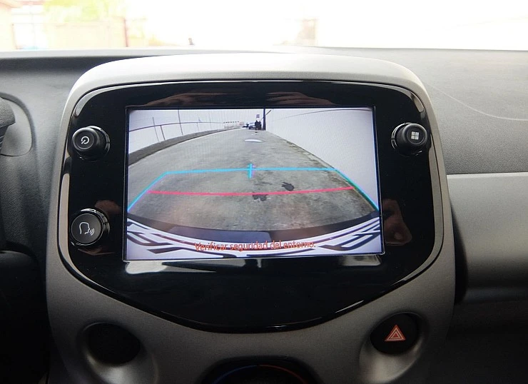 TOYOTA AYGO 10 70 -X-PLAY- 5 puertas