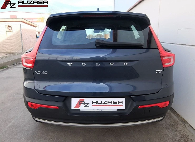 VOLVO XC40 T3 163 cv AUTO Momentum PRO