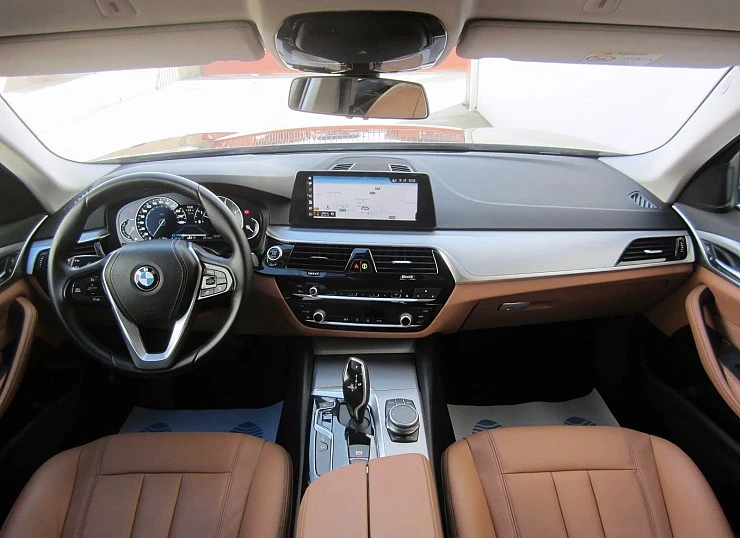 BMW 520D 190 cv AUTO - LUXURY + TECHO