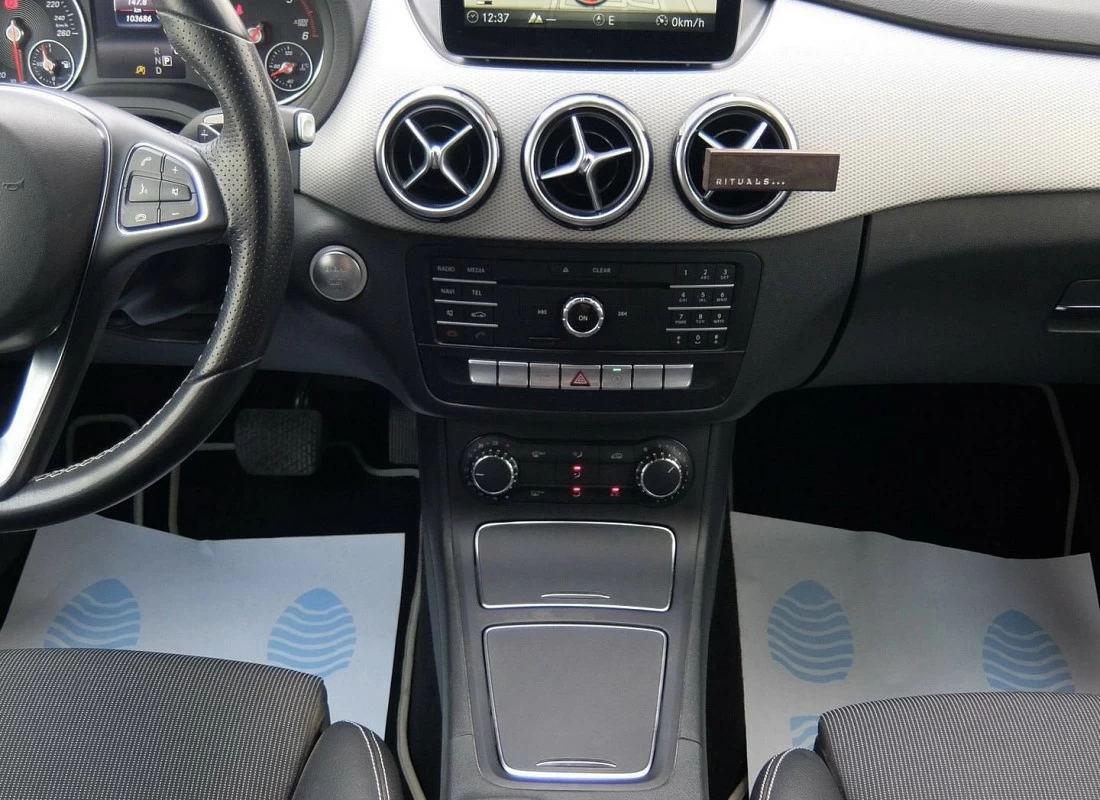 MERCEDES CLASE B 200d 136cv AUTO PACK BLACK NIGHT